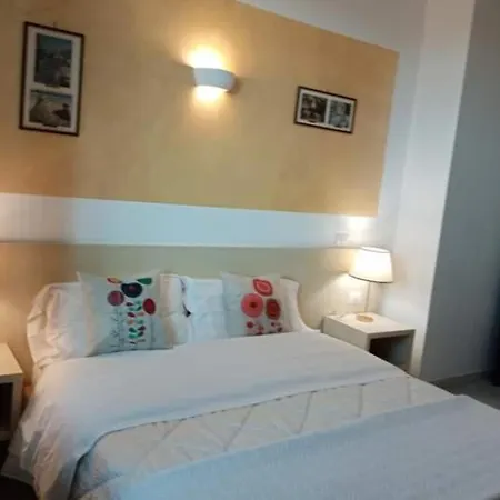La Maison Bed & Breakfast