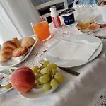 Alojamento de Acomodação e Pequeno-almoço La Maison 3*
