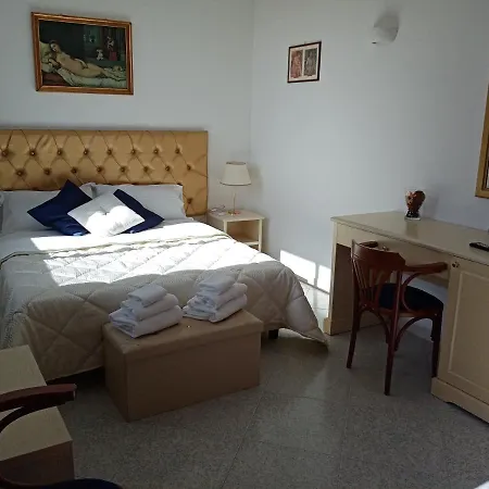 La Maison לינה וארוחת בוקר