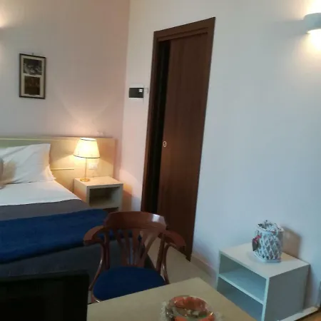 La Maison לינה וארוחת בוקר *