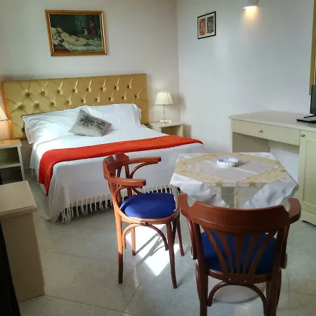 לינה וארוחת בוקר La Maison
